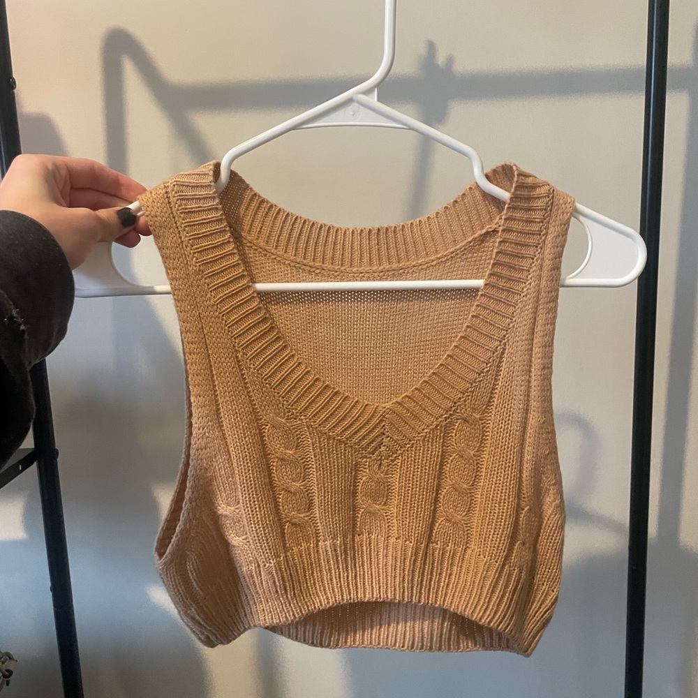 crop sweater vest